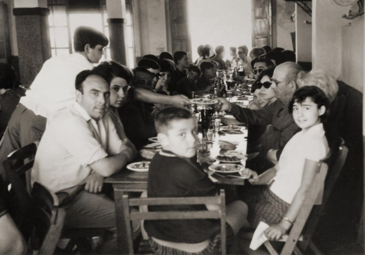 Llevamos 200 años cenando tarde y a mucha honra