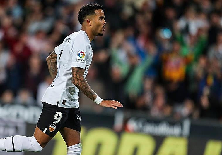 Kluivert cae lesionado del isquiotibial