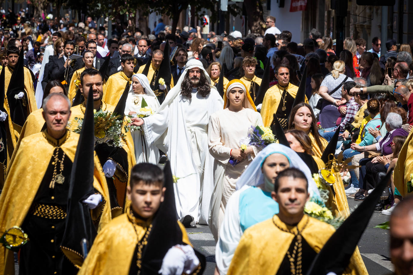 Los políticos, en el Desfile de Resurrección de la Semana Santa Marinera 2023