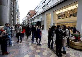 Tiendas en la calle don Juan de Austria de Valencia.