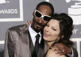 Snoop Dogg junto a Fran Drescher en una gala de los Grammy Awards.