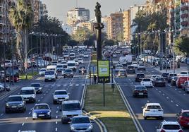 Tráfico en la avenida Ausiàs March de Valencia.