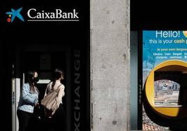 Cajeros de CaixaBank.