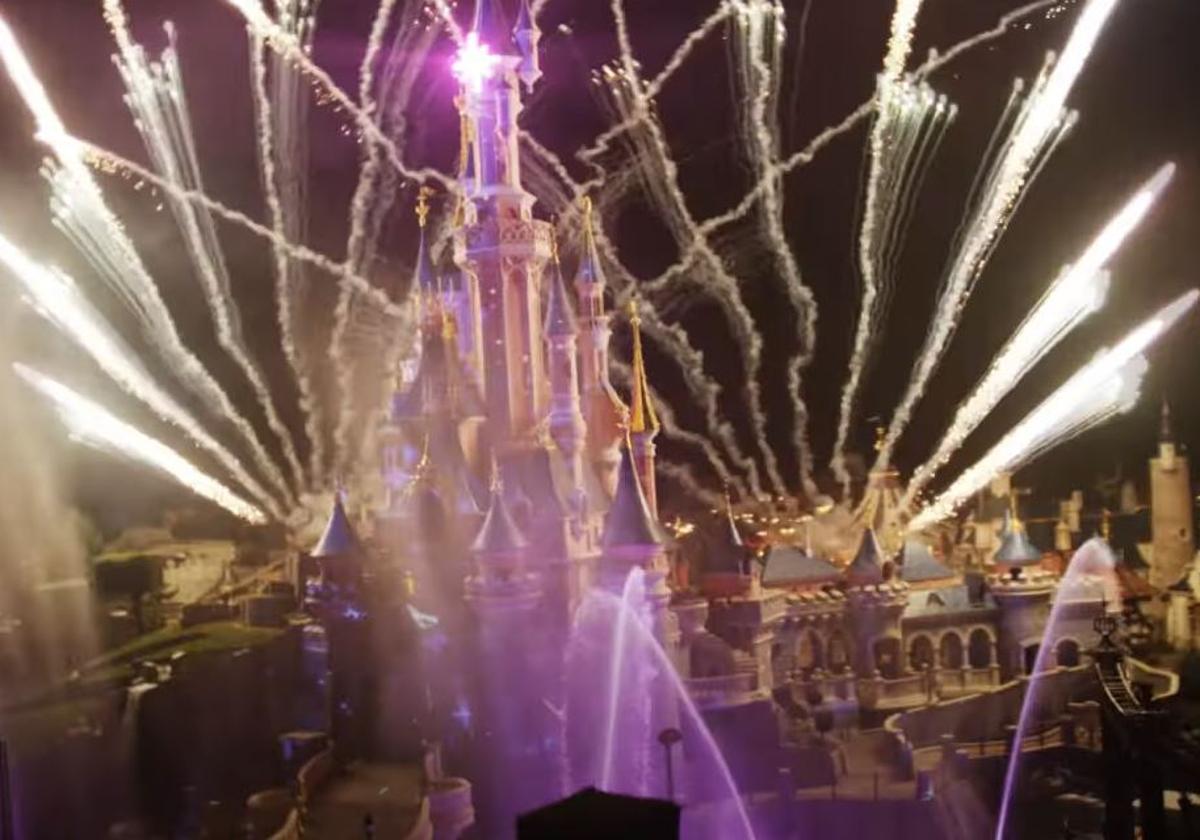 Una secuencia del espectáculo Disney Dreams!.