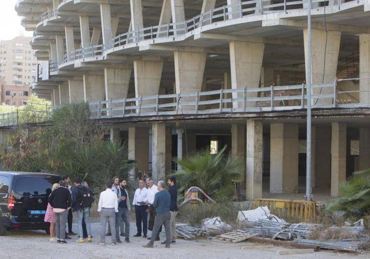 Los técnicos de la Federación, el Valencia y las administraciones, en las obras.