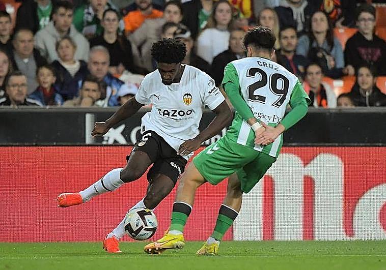 Correia aclara su viaje a Portugal tras la polémica surgida