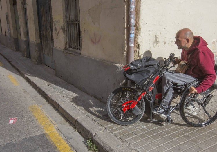 Alfredo Basconcillos, junto a la calle Pintor Vilar, cerca de Viveros.