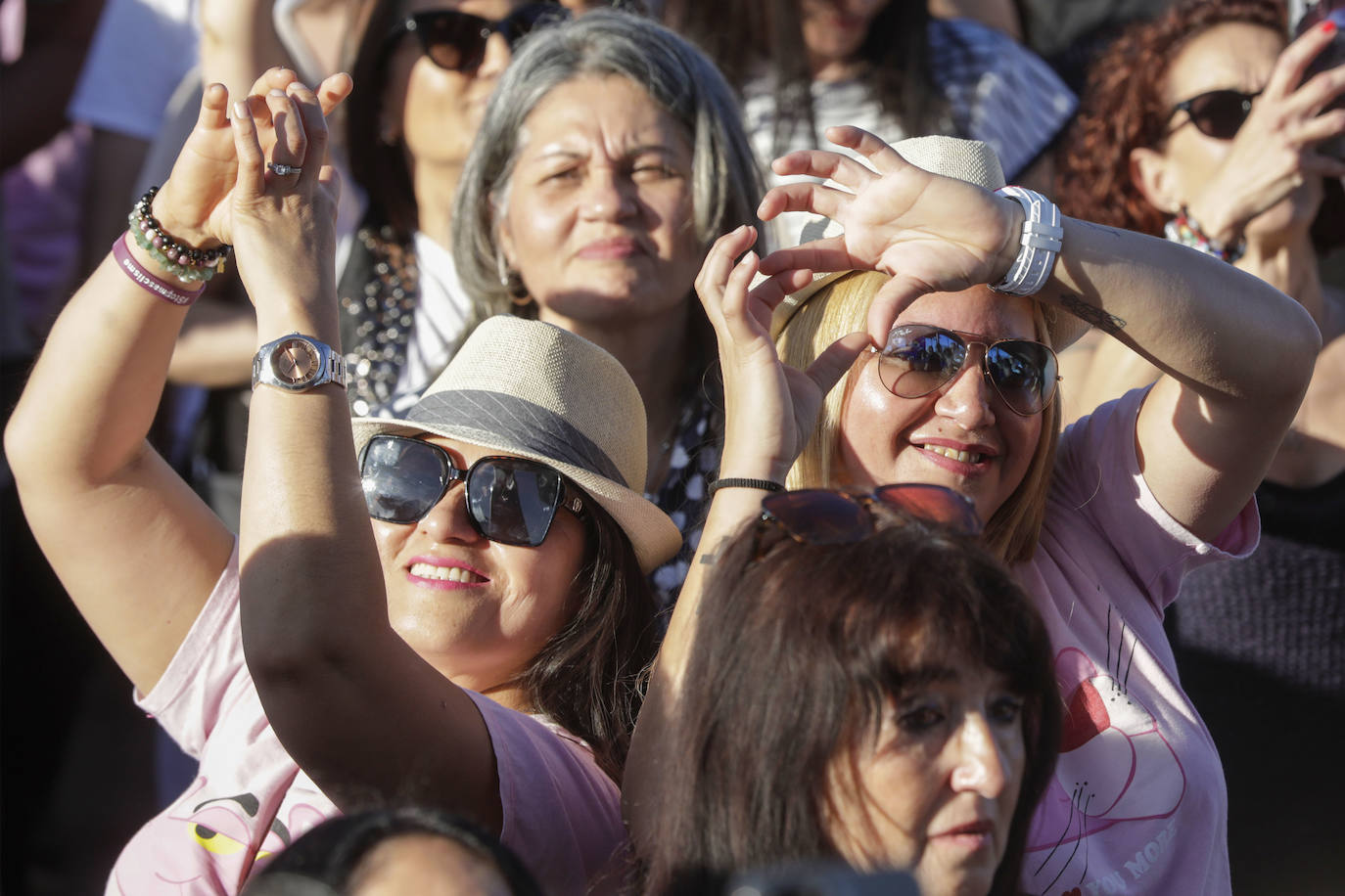 Cientos de seguidores de La Ruta llenan La Marina de Valencia