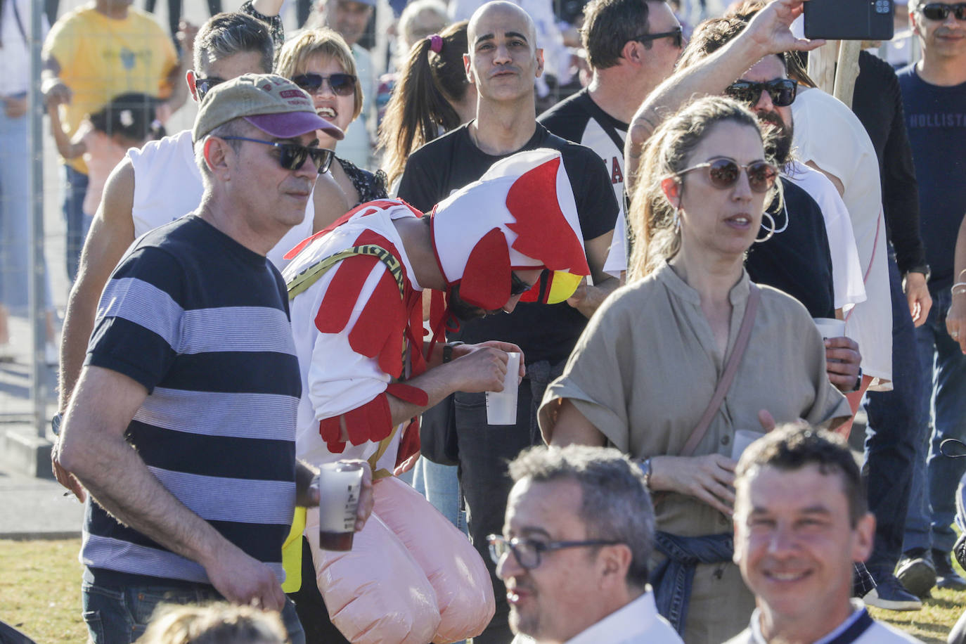 Cientos de seguidores de La Ruta llenan La Marina de Valencia