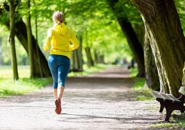 Cuánto hay que caminar al día para adelgazar un kilo a la semana (o al mes)