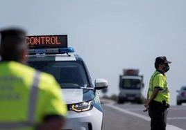 Control de la Guardia Civil de Tráfico.