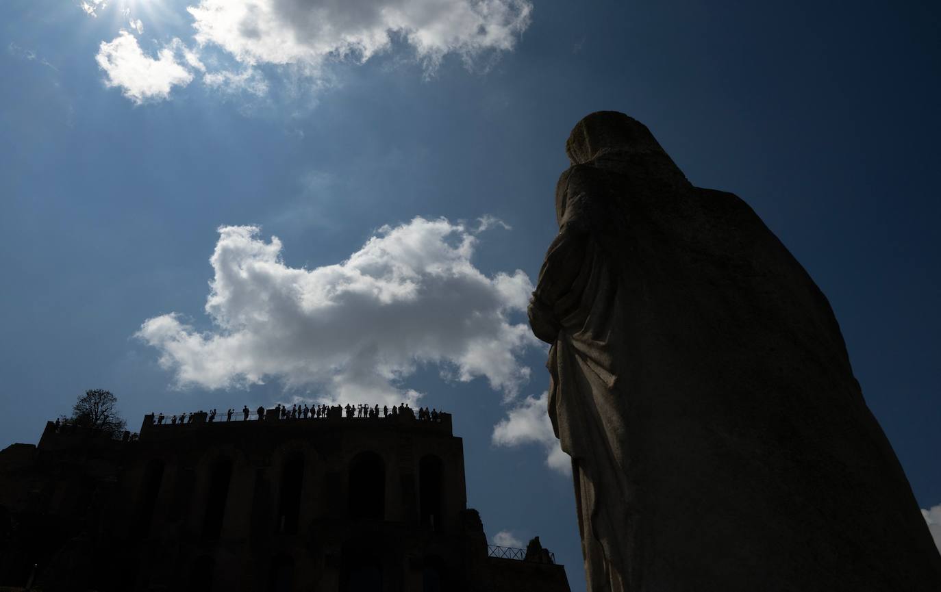 De visita por el Foro Romano, el corazón de la antigua Roma