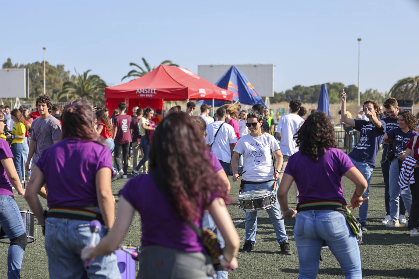 Miles de estudiantes han disfrutado de las paellas universitarias en Pinedo