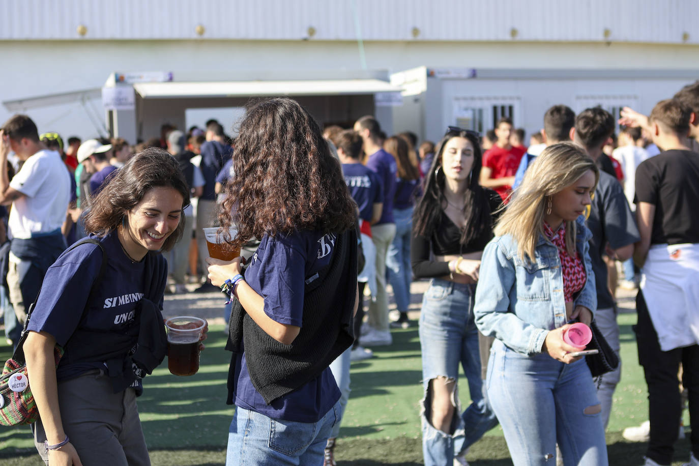 Miles de estudiantes han disfrutado de las paellas universitarias en Pinedo