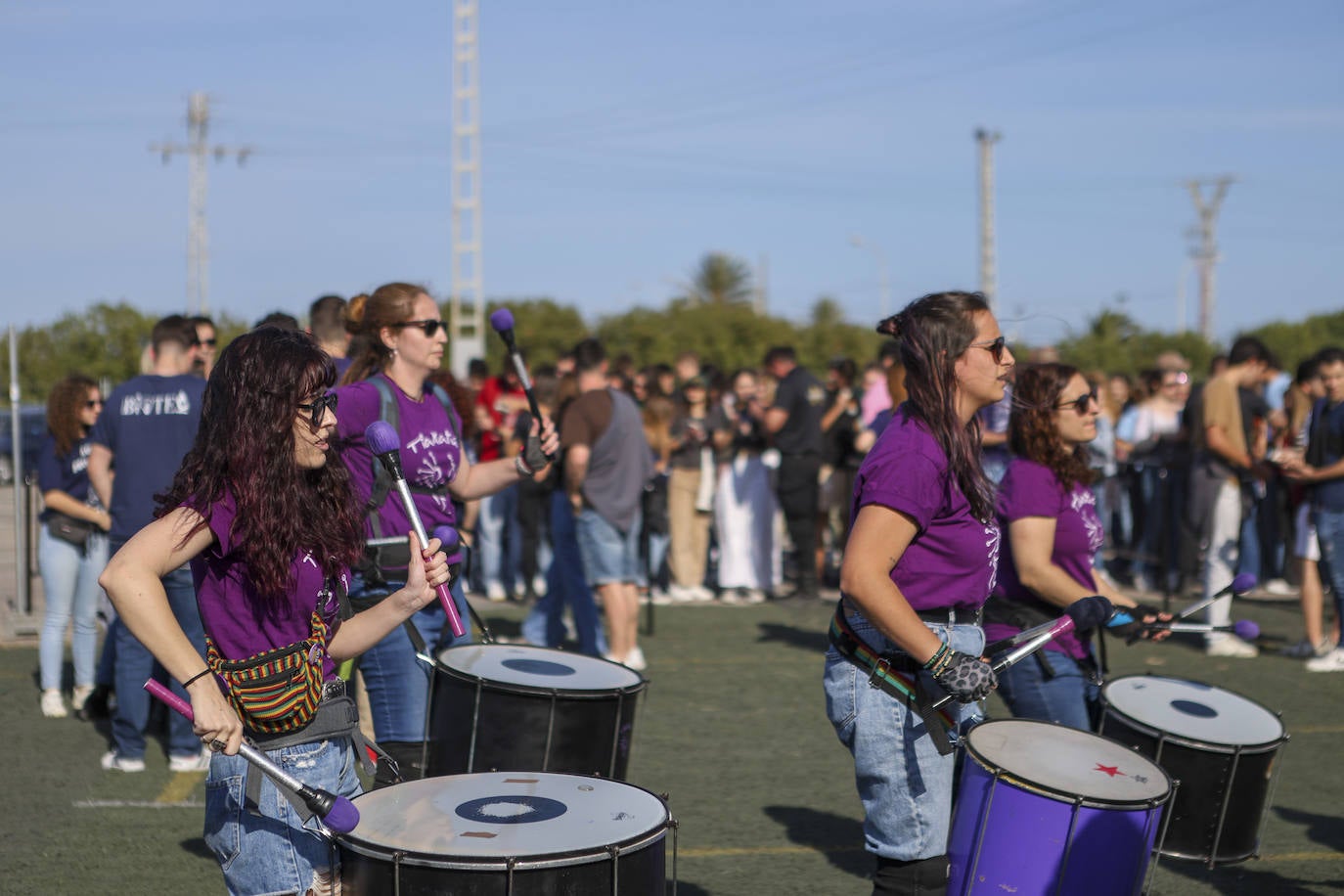 Miles de estudiantes han disfrutado de las paellas universitarias en Pinedo