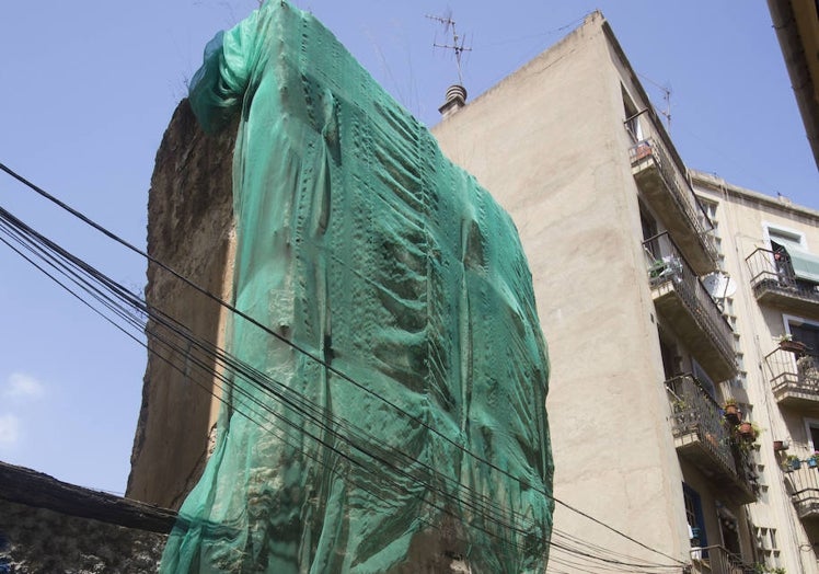 Trozo de la muralla en la calle Salinas.