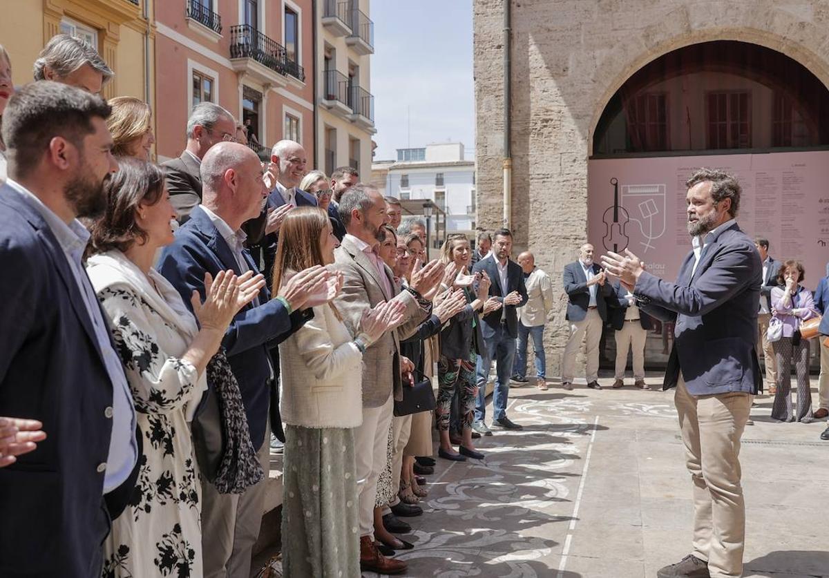 Espinosa de los Monteros, junto a los candidatos de Vox por la circunscripción de Valencia.