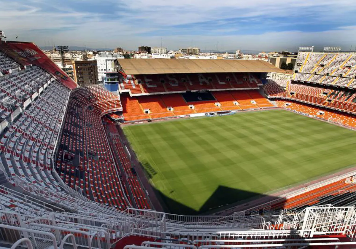 El directo de la streamer Lluna Clark en Mestalla acaba en polémica | Las  Provincias