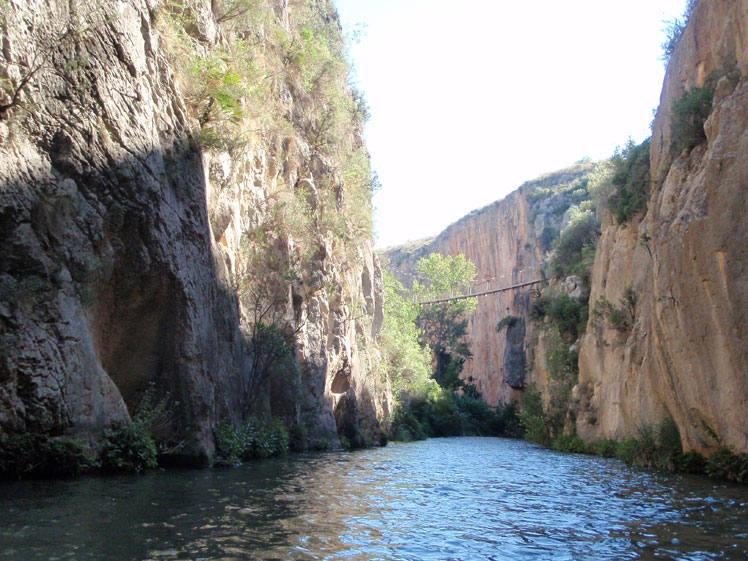 Chulilla (Valencia). Ruta de los Puentes Colgantes. 