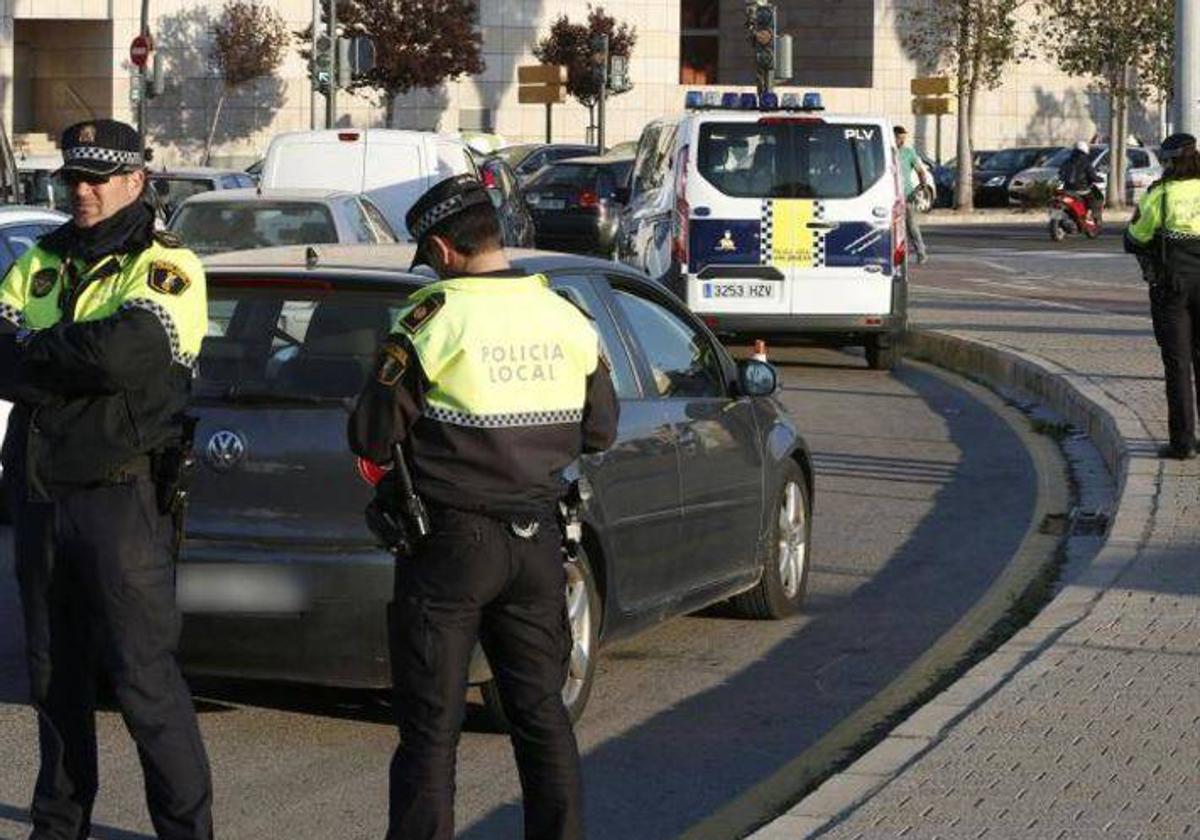 Agentes de la Policía Local en Valencia.