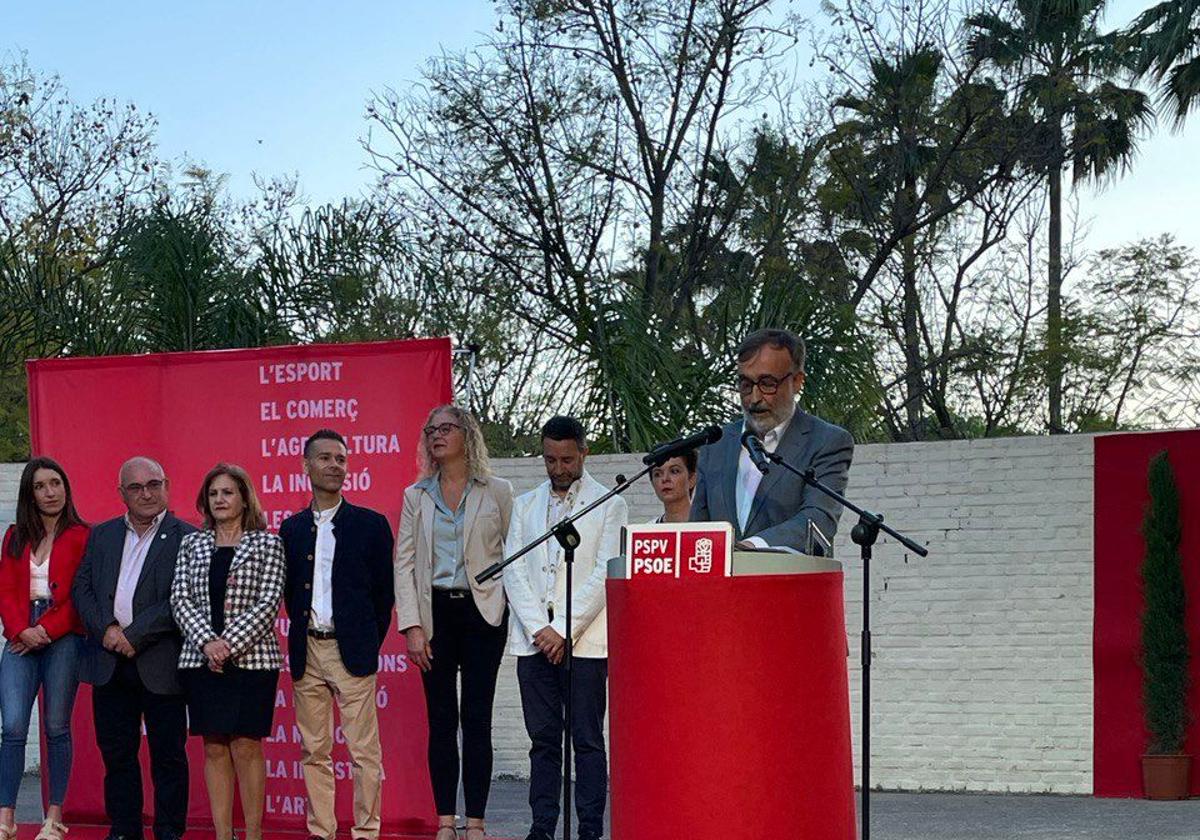 Salom durante el acto de presentación.