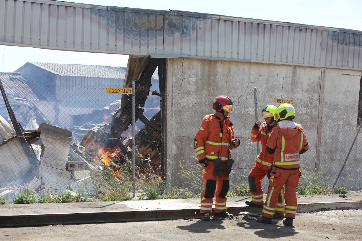 Arde la nave de la empresa que hizo las gradas del Nuevo Mestalla