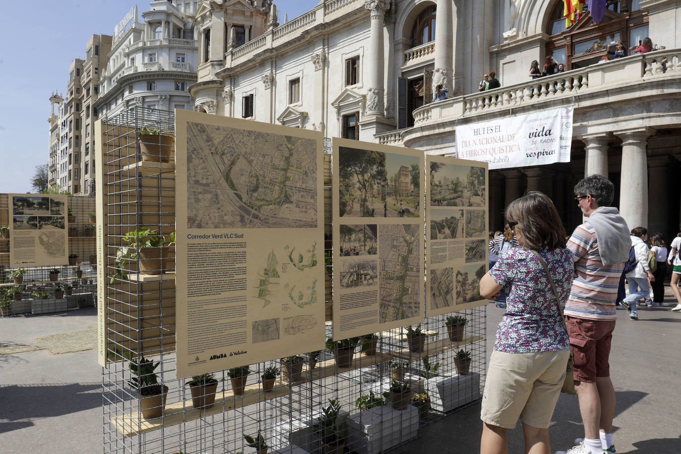 Exposición de &#039;La Valentina&#039; en la plaza del Ayuntamiento de Valencia