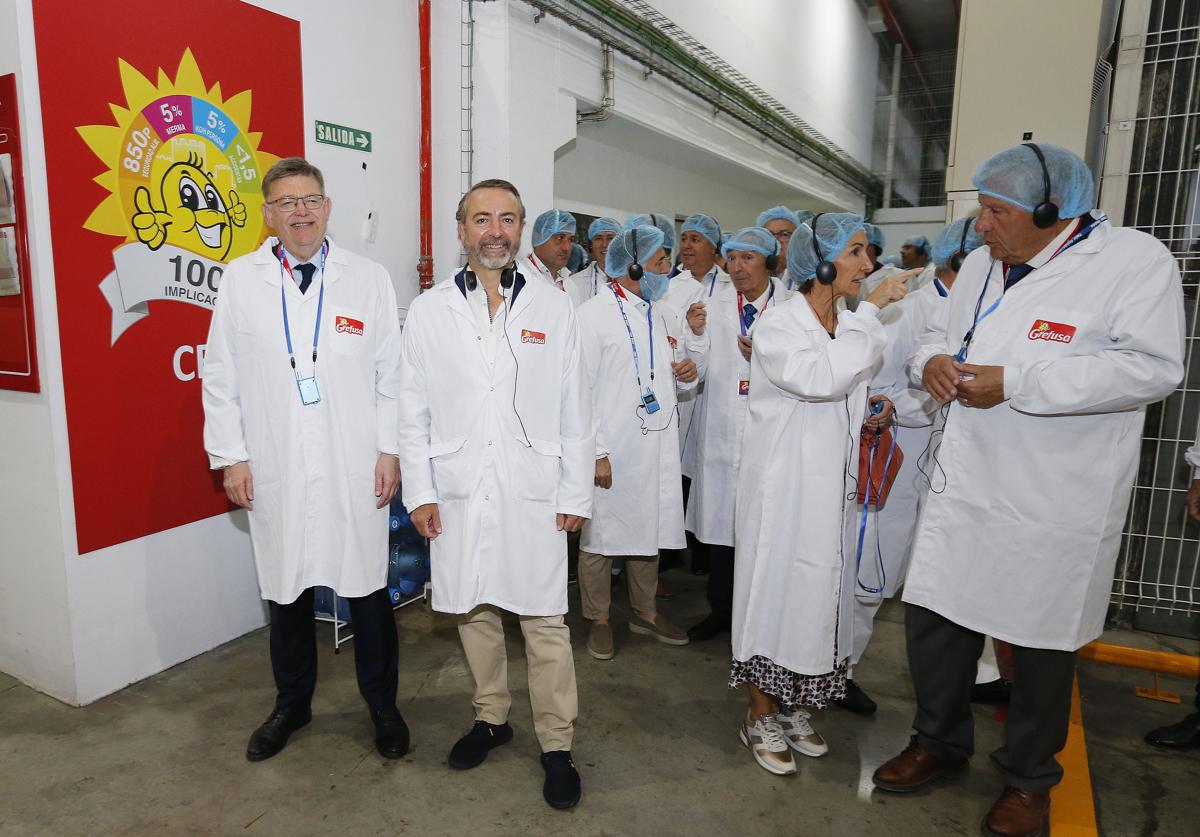 Puig y Gregori durante la visita a la planta.