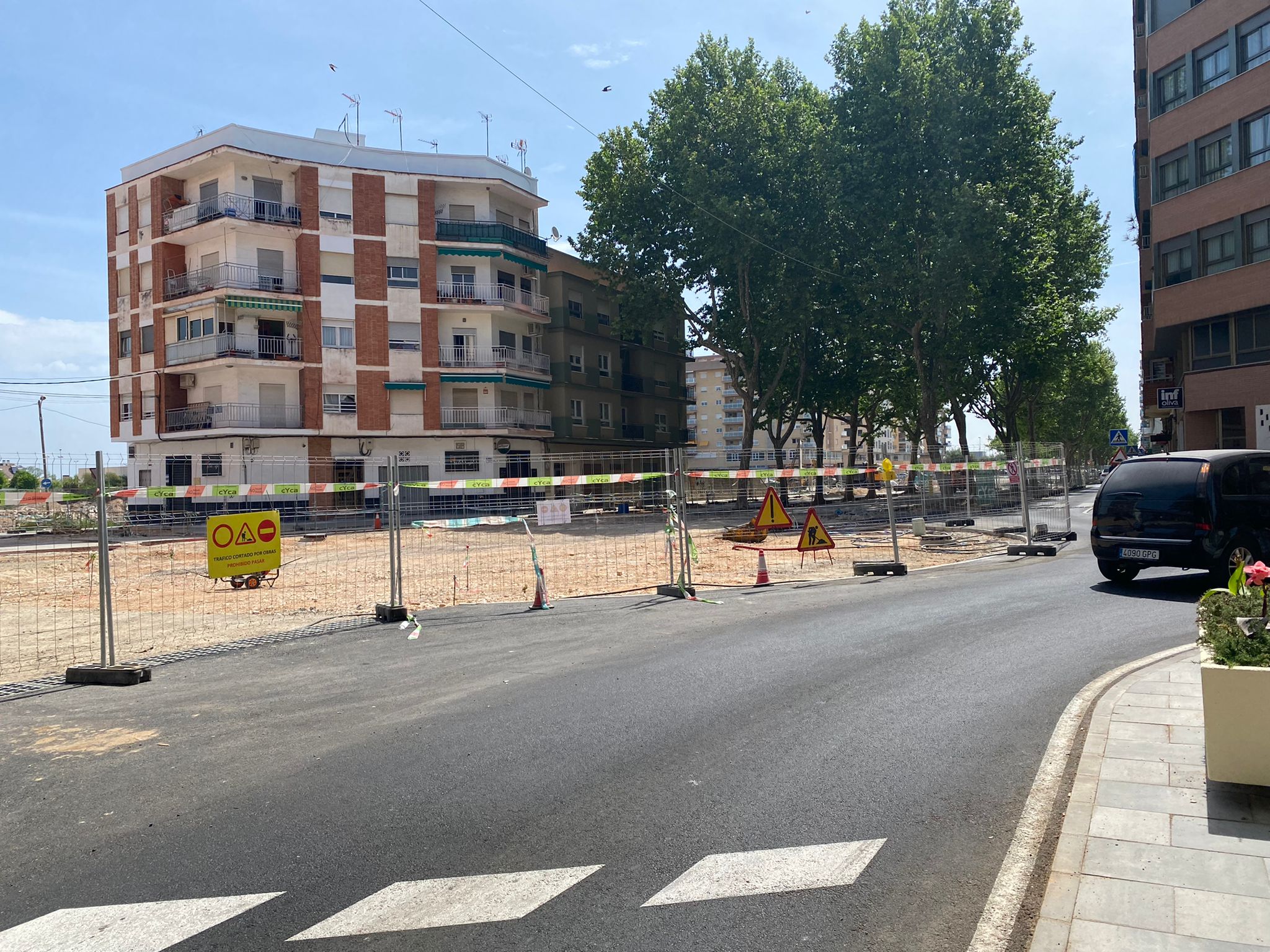 Imagen secundaria 1 - Diferentes tramos de la zona en obras y que ha suscitado el malestar de los vecinos y comerciantes de la zona de Gregori Maians y Monjas Clarisas. 