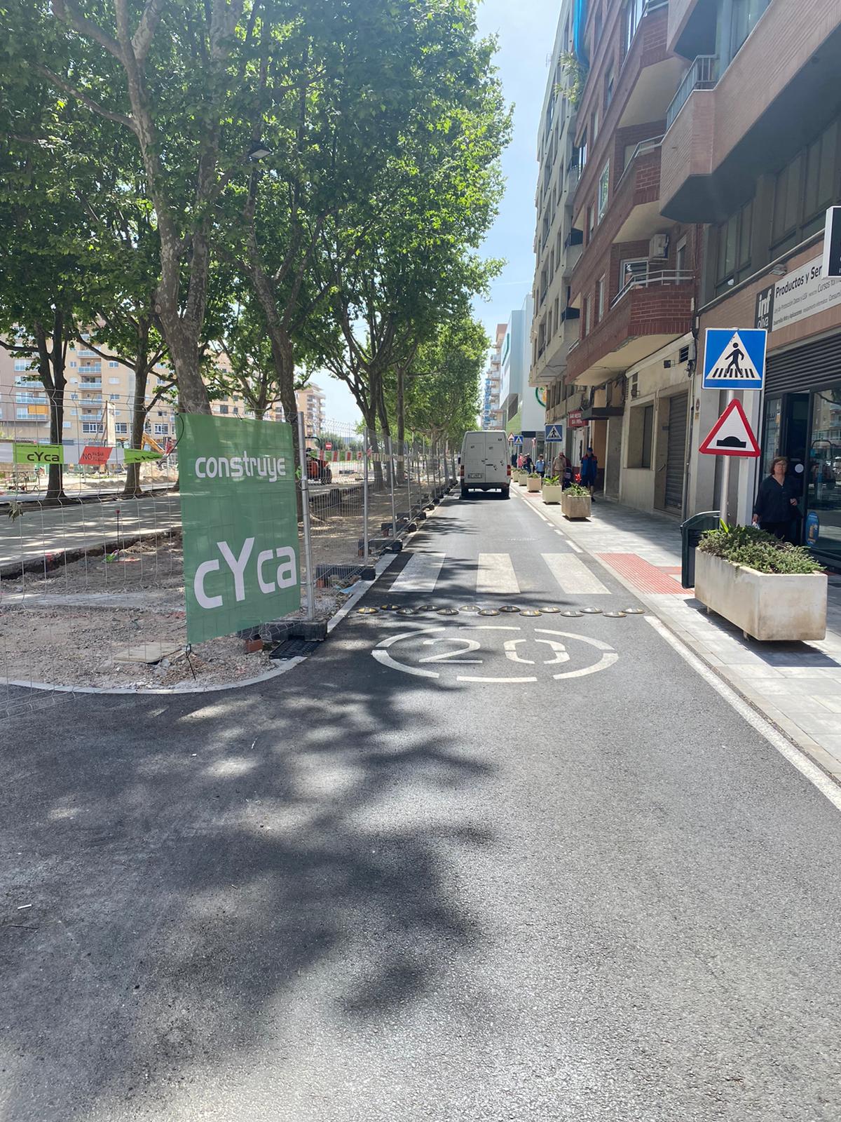 Imagen secundaria 2 - Diferentes tramos de la zona en obras y que ha suscitado el malestar de los vecinos y comerciantes de la zona de Gregori Maians y Monjas Clarisas. 