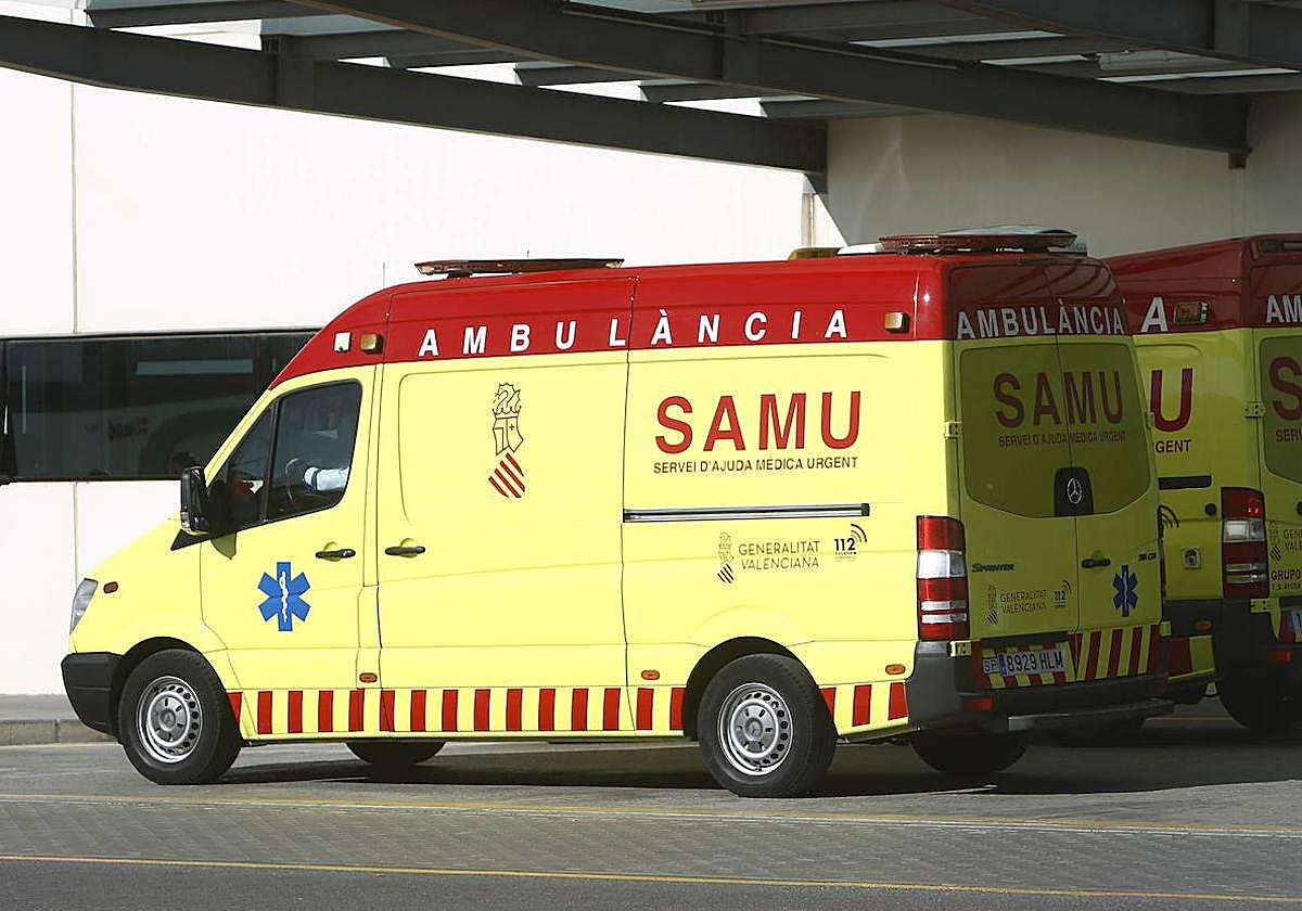 Dos jóvenes hospitalizados tras sufrir un accidente de moto en Tres Forques