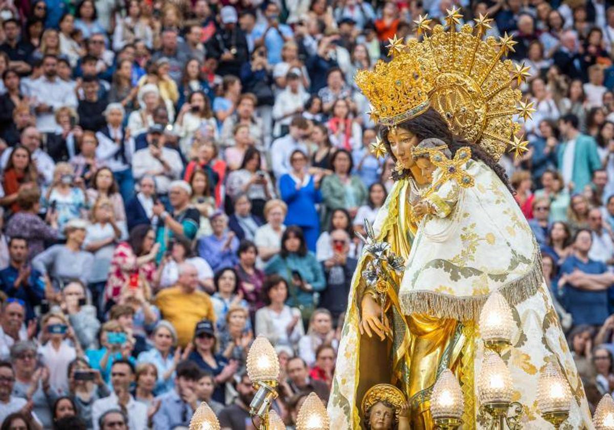 Gran Vigilia por el Centenario de la Coronación de la Virgen de los Desamparados