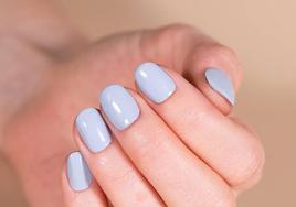 Manicura semipermanente en tono pastel del centro Glow Nails en Valencia.