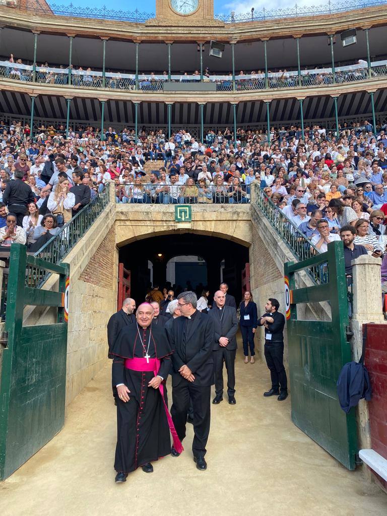 Gran Vigilia por el Centenario de la Coronación de la Virgen de los Desamparados