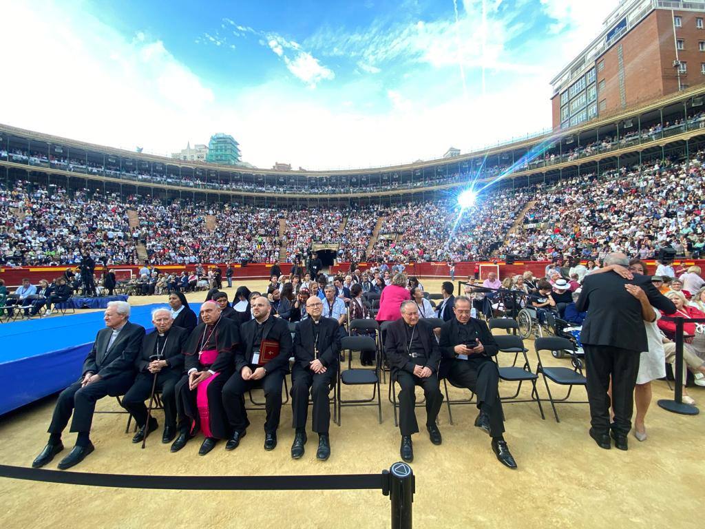 Gran Vigilia por el Centenario de la Coronación de la Virgen de los Desamparados