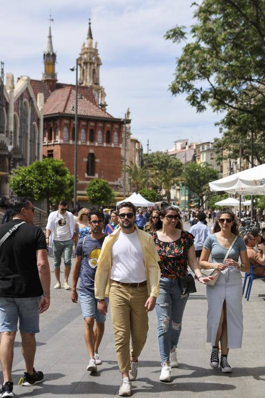 Ambientazo este domingo en las calles de Valencia