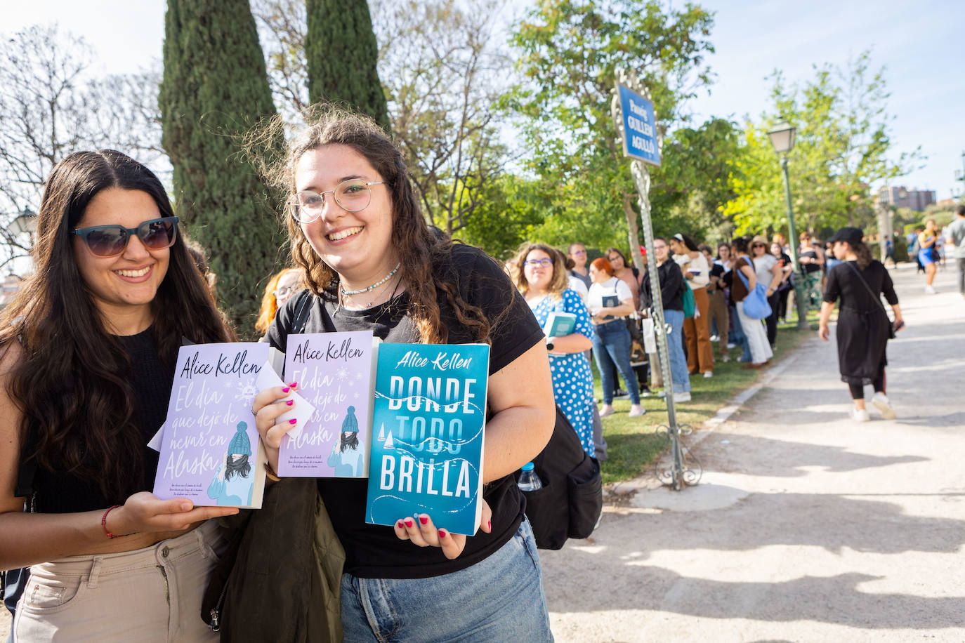 Así ha sido la firma de libros de Alice Kellen