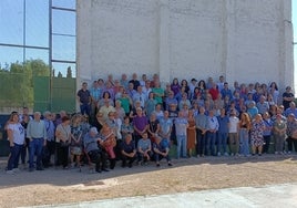 Foto de familia de los socialistas de la Costera y la Canal que se dieron cita en Canals.