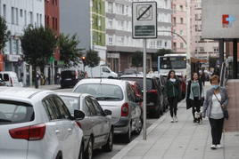 ¿Es posible recibir dos multas por aparcar mal si no se mueve el coche?