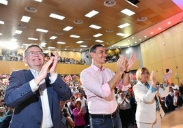 Puig, Sánchez y Barceló, este viernes en Alicante.