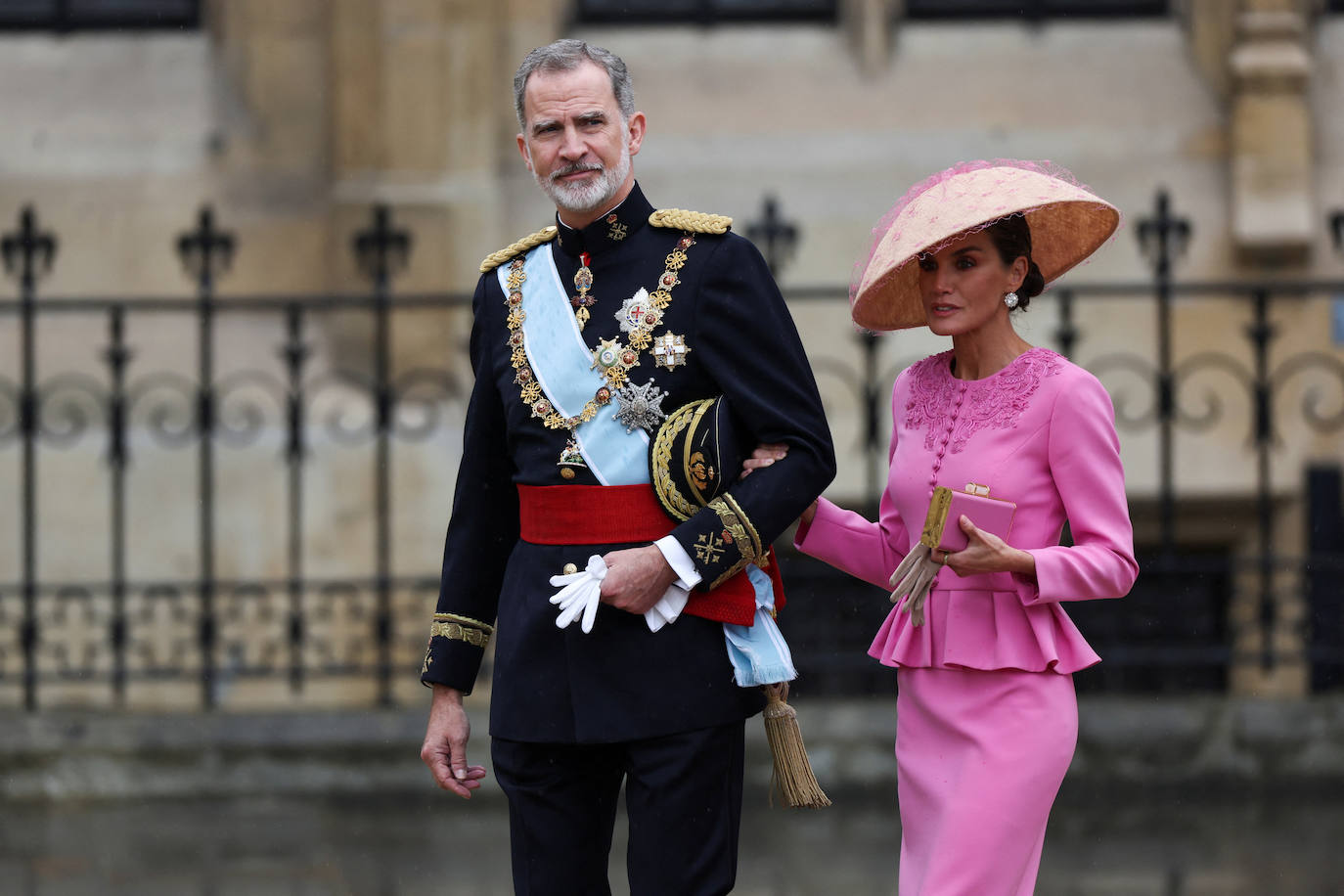 El espectacular look de la reina Letizia en la coronación de Carlos III