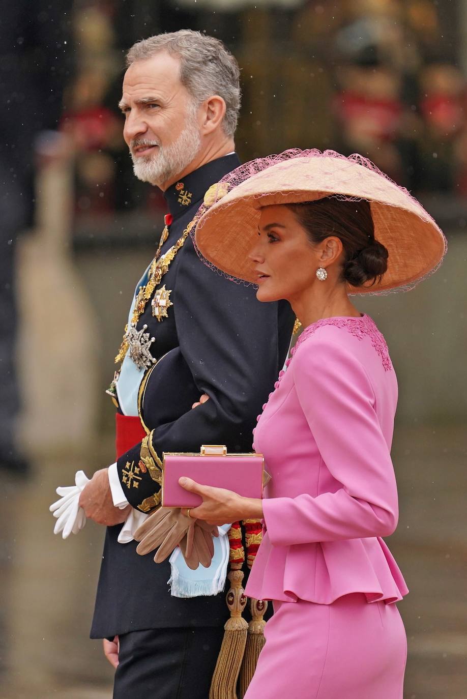 El espectacular look de la reina Letizia en la coronación de Carlos III