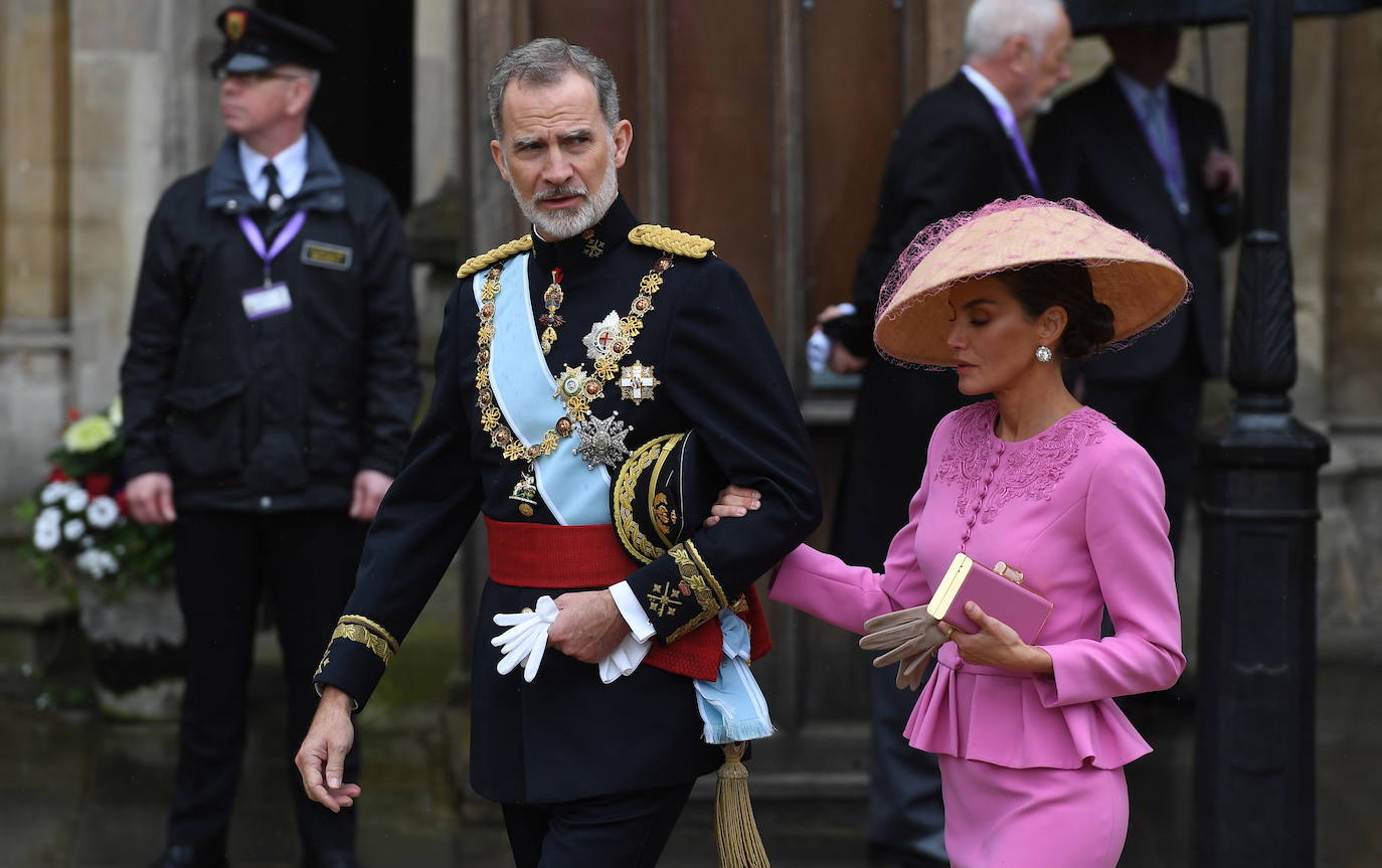 El espectacular look de la reina Letizia en la coronación de Carlos III