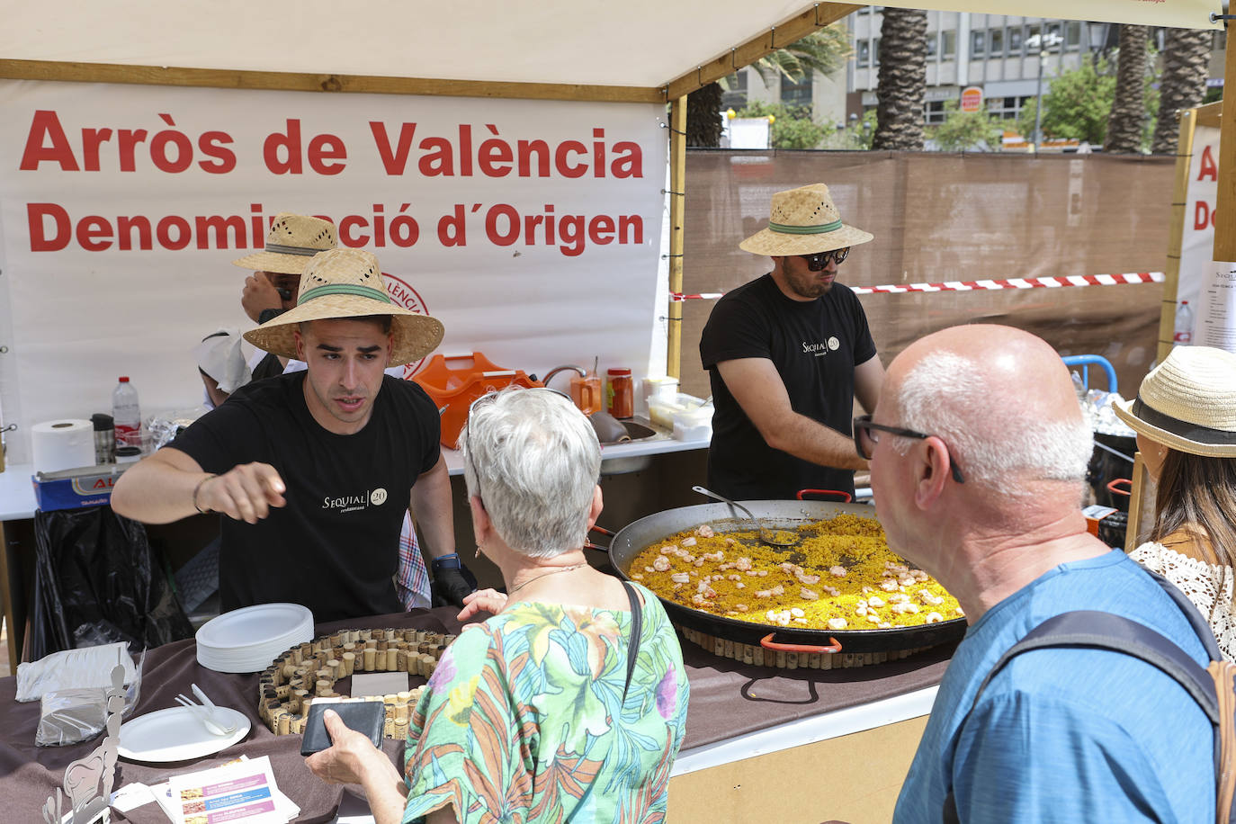 Valencia saborea su gran evento de las paellas