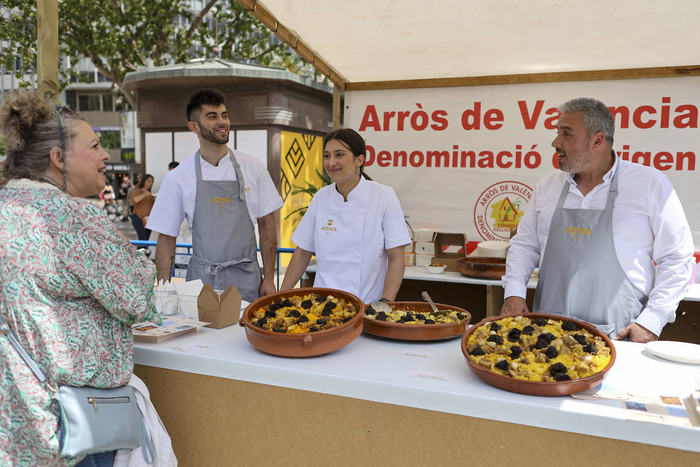 Valencia saborea su gran evento de las paellas