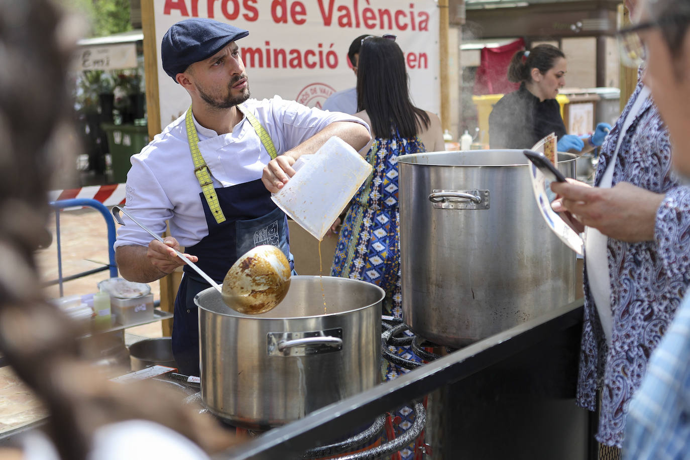 Valencia saborea su gran evento de las paellas