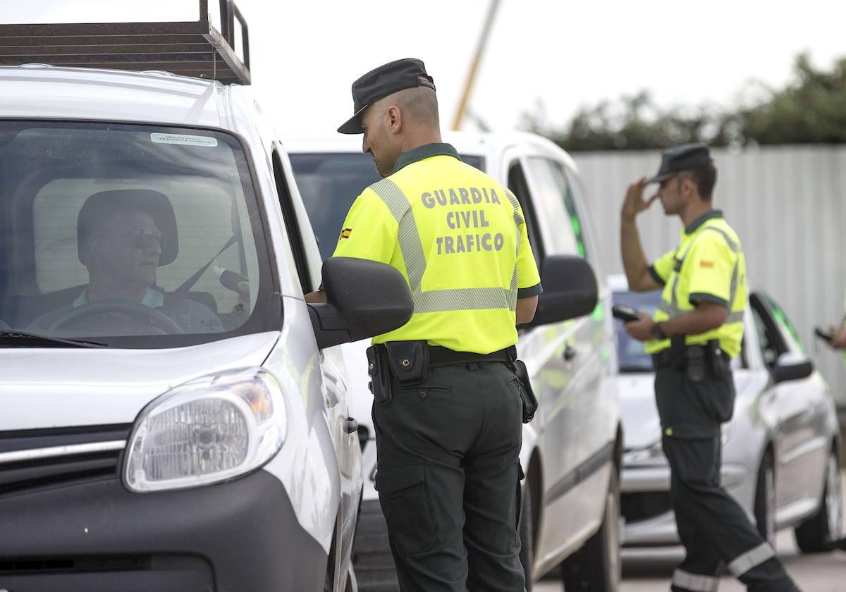 Control de la Guardia Civil de Tráfico.