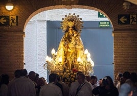 La Virgen de los Desamparados en la plaza de toros de Valencia.