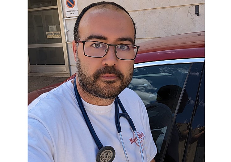 Javier Sanz, médico en Muro de Alcoy.