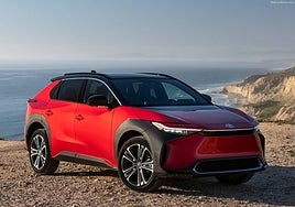 Su aspecto exterior es muy moderno y sus protecciones se combinan muy bien con el diseño de la carrocería.